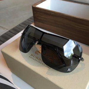 Burberry Sunglass